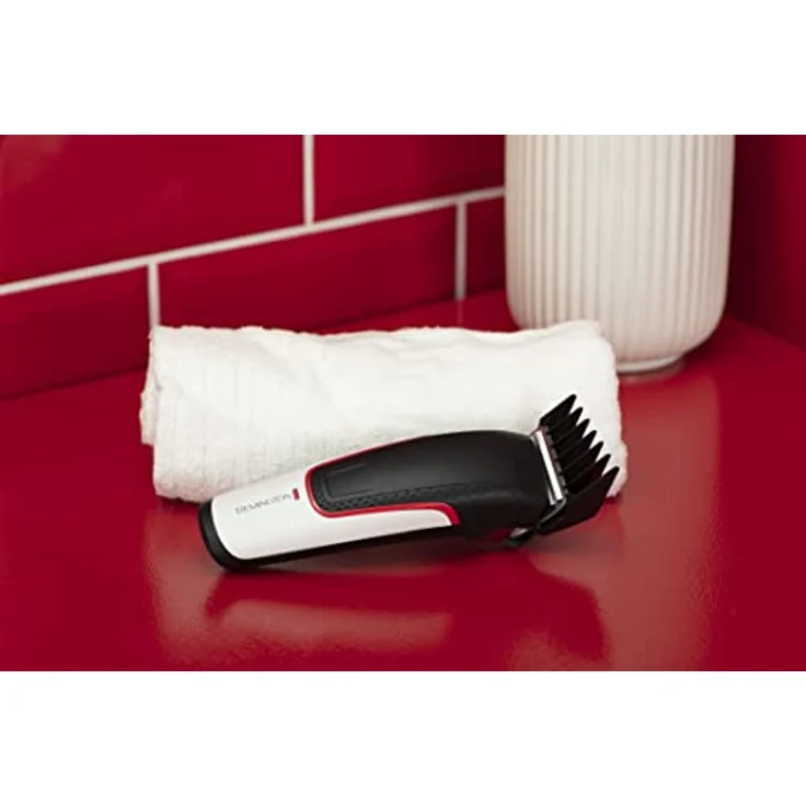 Remington Haarschneidemaschine HC500 (selbstschärfende Edelstahlklingen, 10 angeschrägte Fade-Kämme, 9 Aufsteckkämme, 2 Kämme für Haare hinter den Ohren, Netz-/Akkubetrieb) Haarschneider Easy Fade – Bild 2