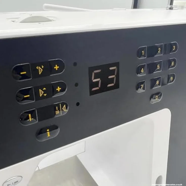 PFAFF passport 2.0, Computer Nähmaschine mit 70 Stichen, IDT-System, kompakt und leicht (6,3 kg) – Bild 9