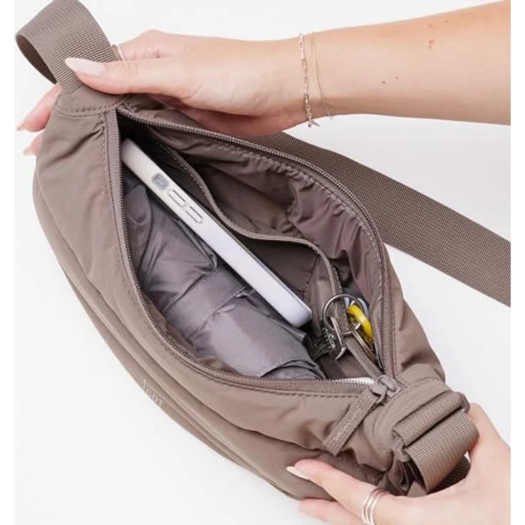 Got Bag PUFFER MOON BAG SMALL MONOCHROME, Umhängetasche aus recyceltem Material, wasserabweisend, Farbe: oyster – Bild 3
