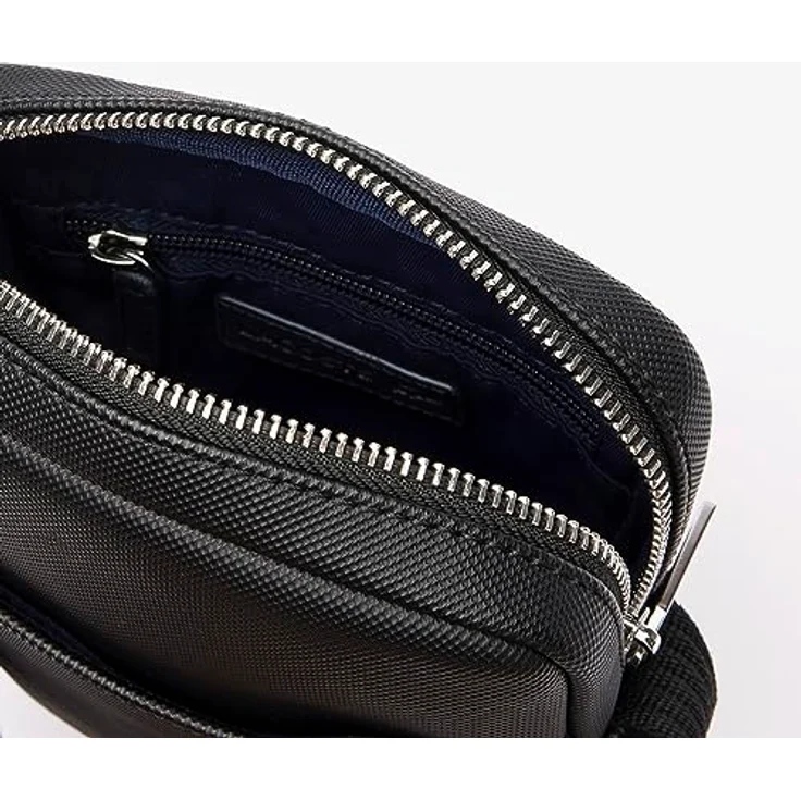 Lacoste Umhängetasche (1-tlg), recycelter Piqué-Canvas, verstellbarer Schultergurt, schwarz – Bild 3