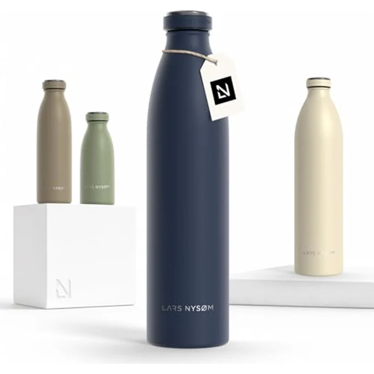 LARS NYSØM Edelstahl Trinkflasche „Ren“, 1000ml, auslaufsicher, kohlensäuregeeignet, doppelwandige Vakuumisolierung, Midnight Blue – Bild 1
