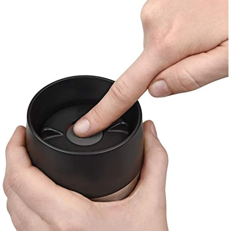 Emsa 513361 Travel Mug Standard-Design, Thermobecher,Isolierbecher, 360ml, hält 4h heiß, 8h kalt, 100% dicht, auslaufsicher, Easy Quick-Press-Verschluss, 360°-Trinköffnung, Farbe schwarz – Bild 4