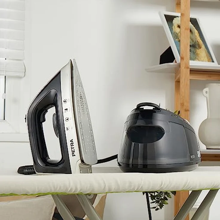 Petra PF01137VDE Dampfbügelstation – 1,2L Abnehmbarer Wassertank, 2400W, 2M Kabel, Eingebauter Aufbewahrung, Keramiksohle, Anti-Tropf & Kalzfunktionen, Vertikaler Dampf Für Von Kleidungsstücken – Bild 4
