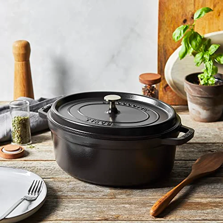 Staub 1104125 Cocotte-Bräter, oval mit Deckel 41 cm, 12,0 L, mit mattschwarzer lierung im Inneren des Topfes, schwarz – Bild 5