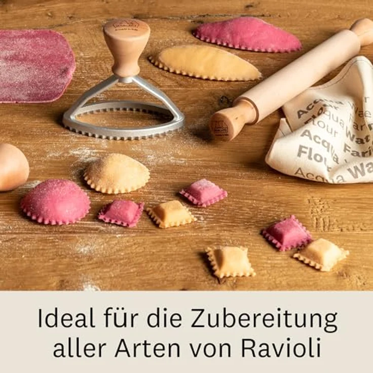 Marcato Ravioli Brett Set Wie ein Profi, inkl. 24er Ravioliform, Nudelholz, Küchentuch und internationalem Rezeptbuch – Bild 7
