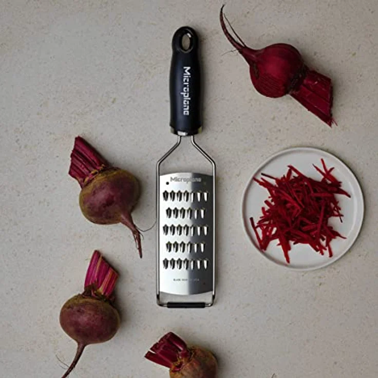 Microplane Feine Julienne-Reibe Edelstahl Schwarz aus der Gourmet Serie für Karotte, Zucchini, Kartoffel, Apfel, Rote Beete und Rettich – Bild 9