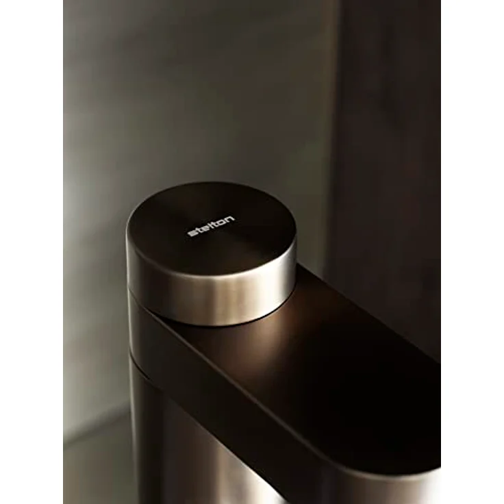 Stelton Brus Wassersprudler, premium carbonator aus Edelstahl für Wasser mit CO2 mit skandinavischem Design - Dunkelbraun-metallic – Bild 3