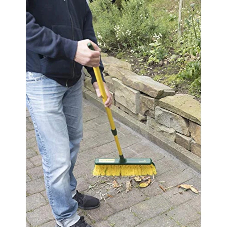 Steuber GmbH florasun Krallenbesen mit Teleskopstiel, 40 cm Breite, Stiellänge ausgefahren 1,4m, langer Kehrbesen mit gebogenen Borsten, verstellbarer Outdoorbesen – Bild 3