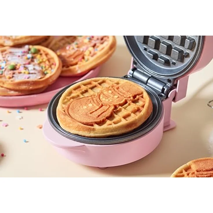 Bestron Mini-Waffeleisen mit Schneemann-Muster, kleiner Waffelmaker mit Antihaftbeschichtung, für Kindergeburtstage, Familienfeiern, Ostern oder Weihnachten, Retro Design, 550 Watt, Farbe: Pink – Bild 4