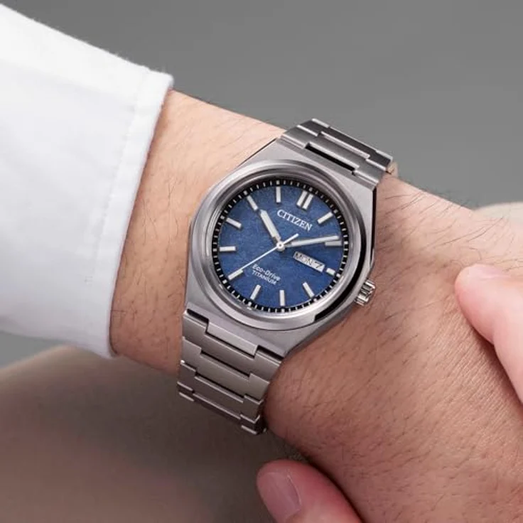 Citizen Herrenuhr Eco Drive AW0130-85LE, Solaruhr in dunklem Leder-Design – Bild 3