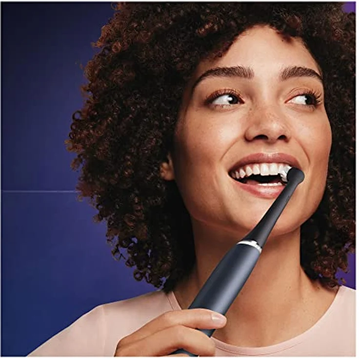 Oral-B iO Ultimate Clean Black Zebbürstenspitze, Packung mit 4 Stück – Bild 3
