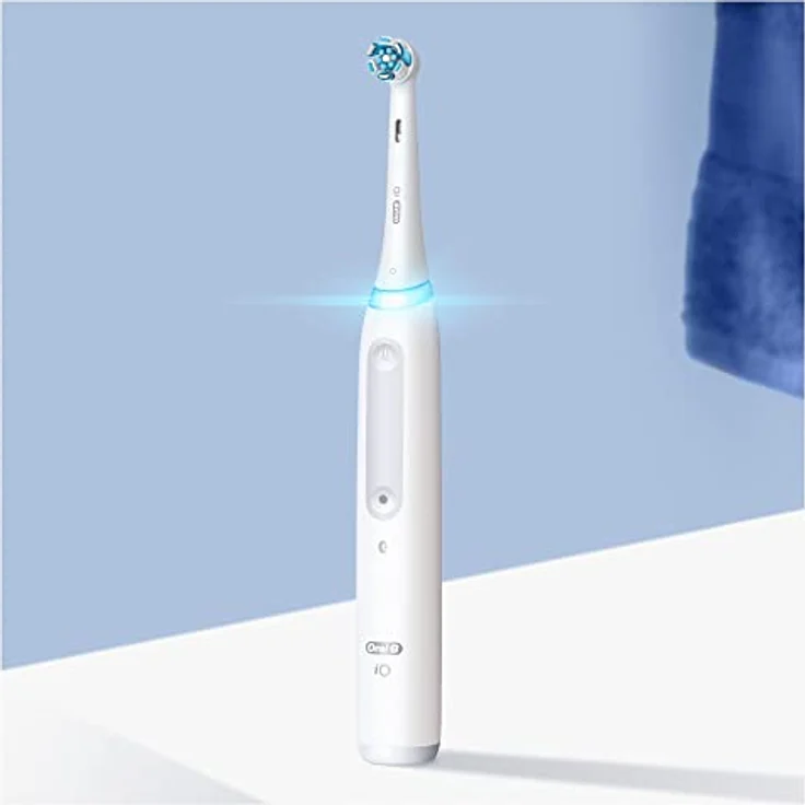 Oral-B iO 4N Elektrische Zahnbürste mit wiederaufladbarem Griff, 1 Kopf und Reisekoffer, entworfen von Braun, Originelle Geschenke für Damen und Herren - Weiß – Bild 5
