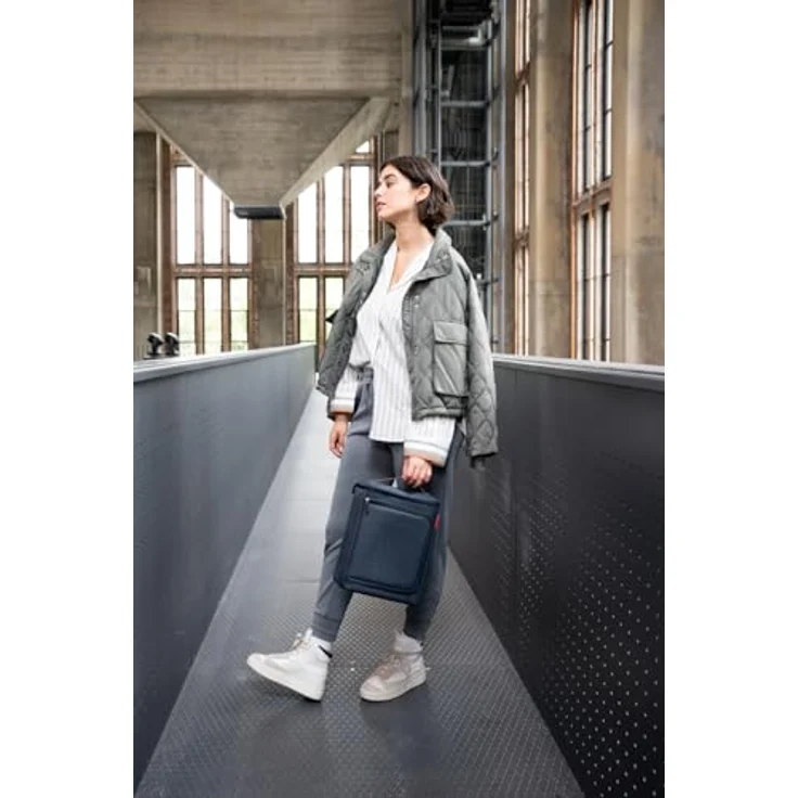 reisenthel Coolerbox Herringbone Dark Blue, 7 l, geräumig und optimal isoliert mit verstärkten Seitenwänden – Bild 4