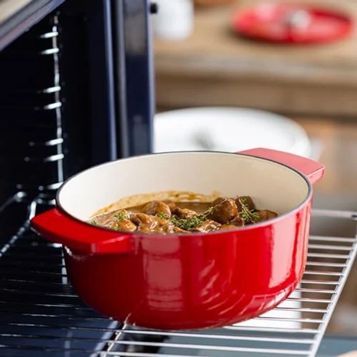 KitchenAid Cast Iron 22cm/3,3L Kasserolle mit Deckel, Hochwertig, Robust & Langlebig, PFAS-freie Emaille Innenseite, Induktion, Ergonomischer Griff, Ofenfest bis 260°C, Empire Red – Bild 5