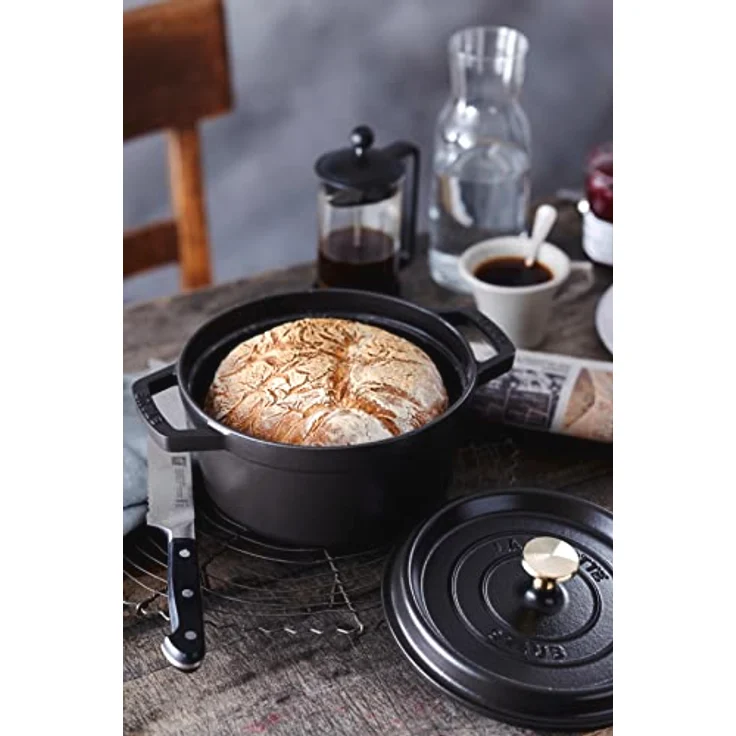 Staub 1102825 Cocotte-Bräter, rund mit Deckel 28 cm, 6,70 L, mit mattschwarzer lierung im Inneren des Topfes, schwarz – Bild 6