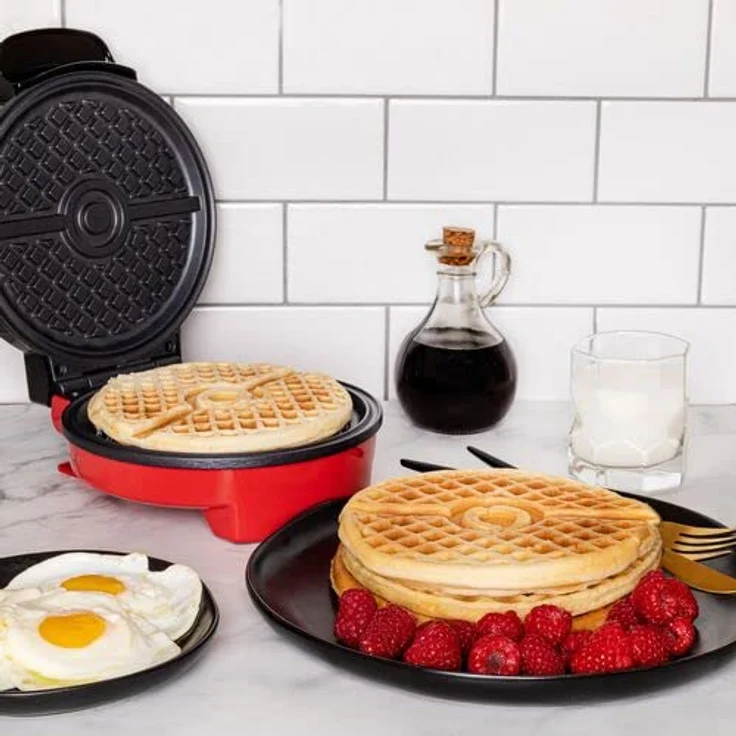 Uncanny Brands - Pokemon Pokeball Maschine zum Erstellen Ihrer Waffeln mit dem Poke Ball - Europäischer Stecker - Typ C (WM1-POK-PK1-EU) - Geschenk Friki - Küche – Bild 5