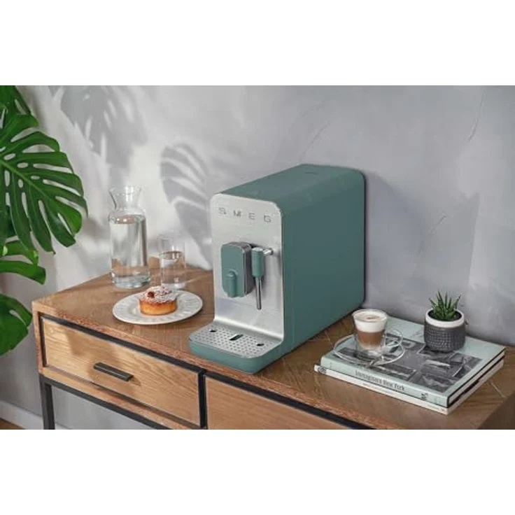 Smeg BCC02EGMEU Kaffeevollautomat mit Dampffunktion im 50er Jahre Retro Design, Emerald Green – Bild 3