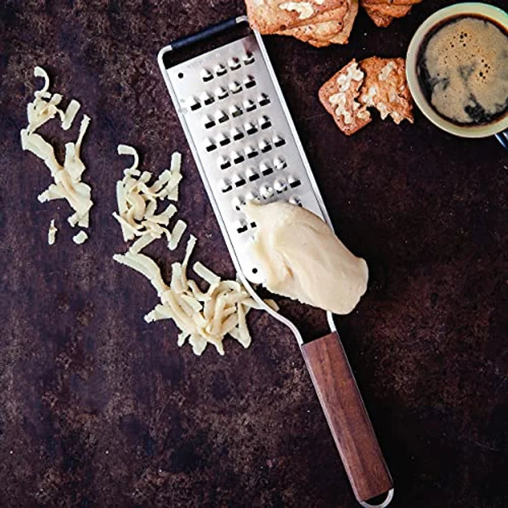 Microplane Reibe sehr grob Walnussholz Edelstahl aus der Master Serie für Kartoffel, Zucchini, Karotten, Apfel, Kohl und Weichkäse – Bild 7