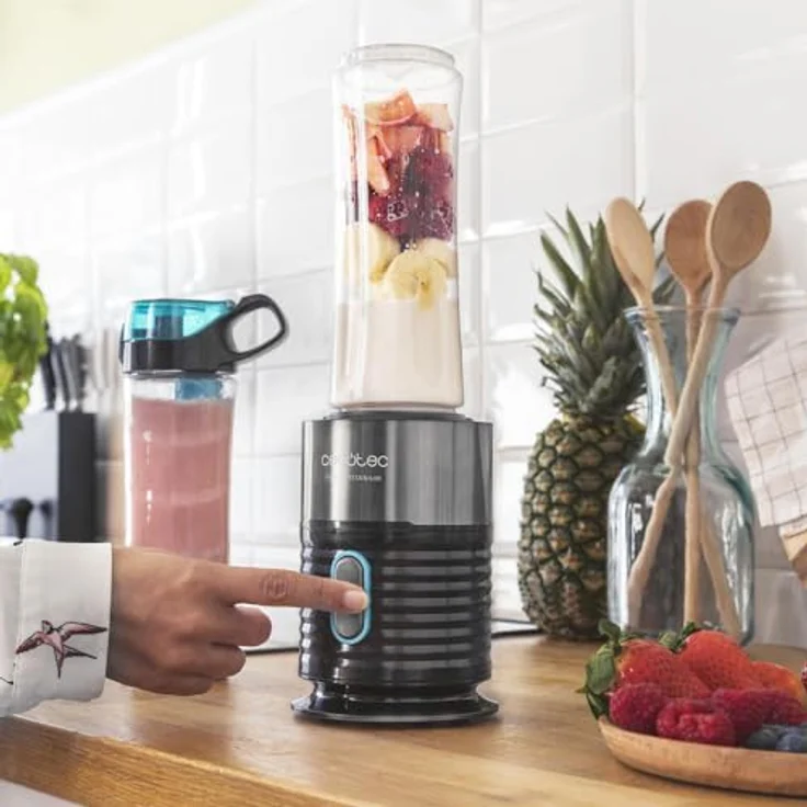 Cecotec Power Titanium 650 EasyGo Inox, Einzel-Standmixer mit 650W, 4-Klingen-Messer mit schwarzer Titanbeschichtung, inkl. 2 Kühlschläuche und 2 robuste 600ml-Becher – Bild 4