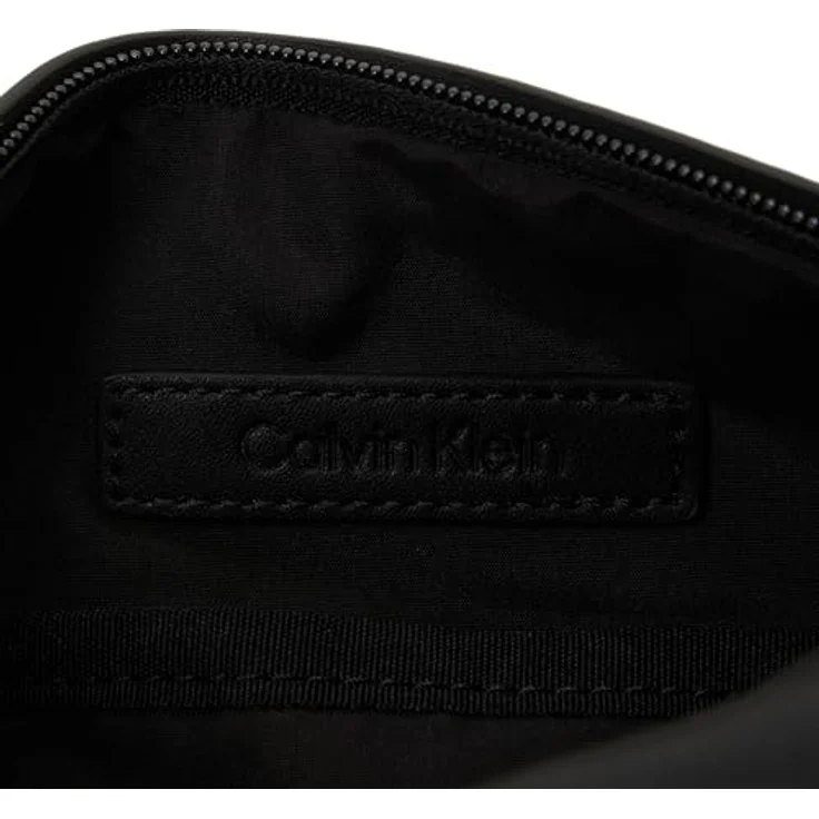 Calvin Klein CK Must Umhängetasche, 20.5 cm x 5 cm x 13 cm, grau, 100% Polyurethan – Bild 3
