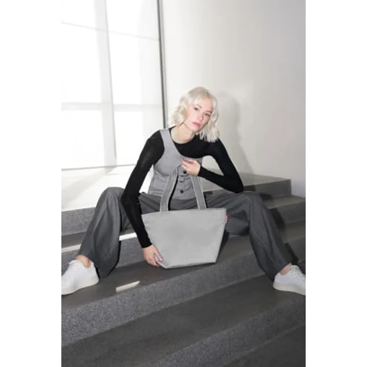 REISENTHEL® Shopper M, Einkaufstasche aus recyceltem, wasserabweisendem Polyestergewebe, herringbone grey, mit Reißverschluss und Innentasche – Bild 4