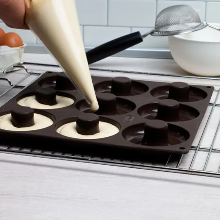 Lurch FlexiForm Donuts 26x26cm, Silikonbackform für 9 Donuts, temperaturbeständig von -40°C bis +240°C, lebensmittelecht, leicht zu reinigen – Bild 3