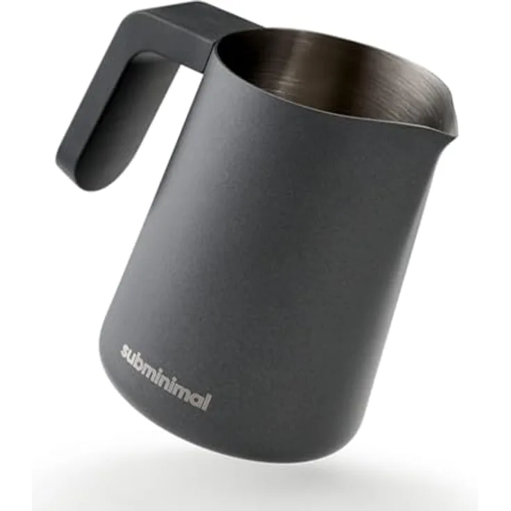 Subminimal FlowTip Barista Milchkännchen | Kochfeld Milchschaum Kännchen für Premium-Kaffeegetränke im Barista-Stil zu Hause | Cappuccino & Latte Art Gießkrug Spümaschinenfest | 450ml