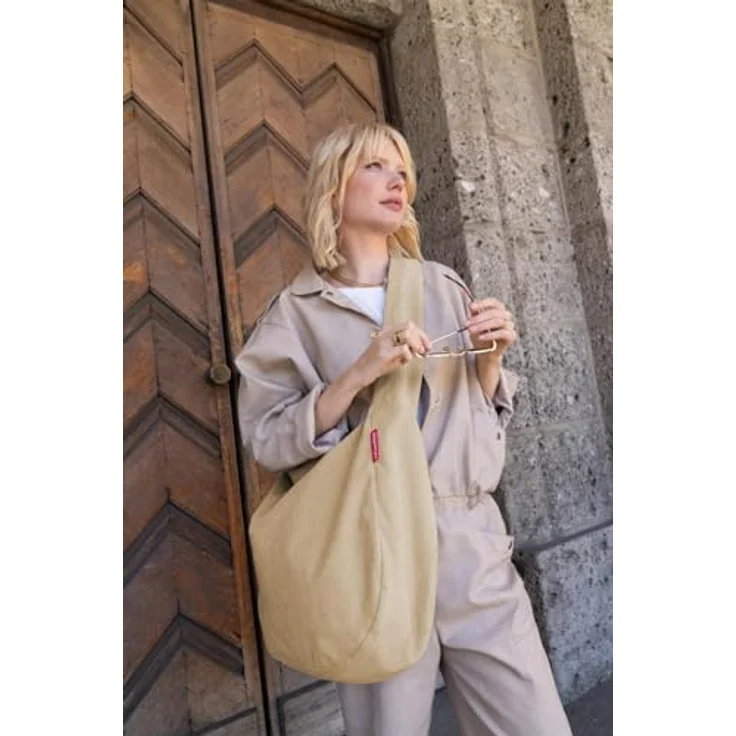reisenthel Moonbag Schultertasche, beige, 48 cm x 14 cm x 33 cm, 100% Polyester – Bild 3