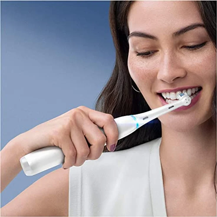 Oral-B iO Series 8 Plus Edition Elektrische Zahnbürste/Electric Toothbrush, PLUS 3 Aufsteckbürsten, Magnet-Etui, 6 Putzmodi, recycelbare Verpackung, Muttertagsgeschenk / Vatertagsgeschenk, white – Bild 4