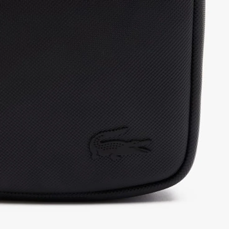 Lacoste Umhängetasche (1-tlg), recycelter Piqué-Canvas, verstellbarer Schultergurt, schwarz – Bild 4