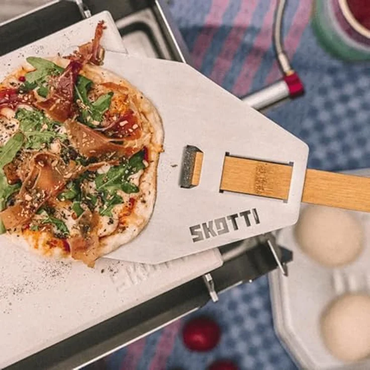 SKOTTI Stone, Pizzastein inkl. Edelstahl-Halterung für SKOTTI Grill, knusprige Backergebnisse, Cordieritstein, grau – Bild 5