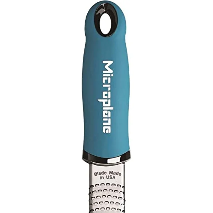 Microplane Zester Reibe Fein Türkis Edelstahl aus der Premium Classic Serie für Zitrusfrüchte, Hartkäse, Ingwer, Schokolade, Muskatnuss und Trüffel – Bild 3