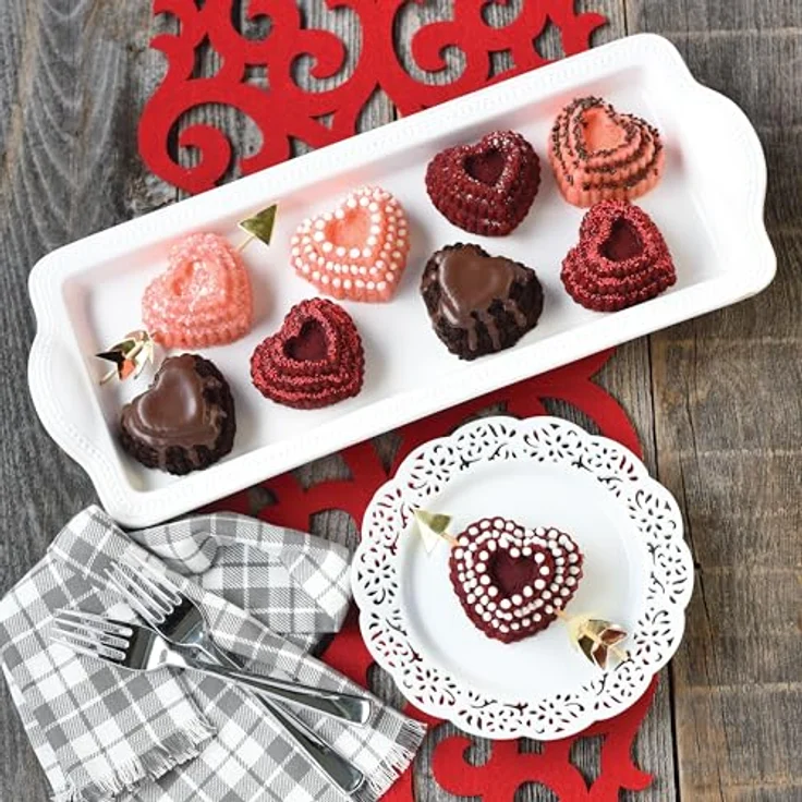 Nordic Ware 3D-Muffinform Herz - Kranz - gestuft für romantische Leckereien – Bild 3