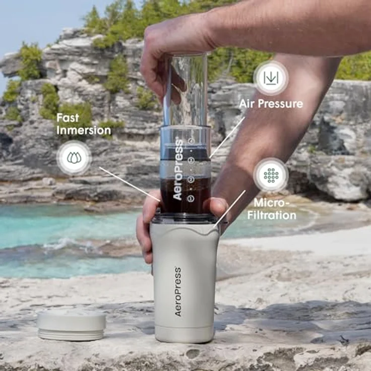 AeroPress AeroPress Go Plus, tragbare Kaffeemaschine für Reisen und Camping – 3-in-1-Brühmethode, vollmundiger Kaffee ohne Bitterkeit – Schwarz – Bild 2