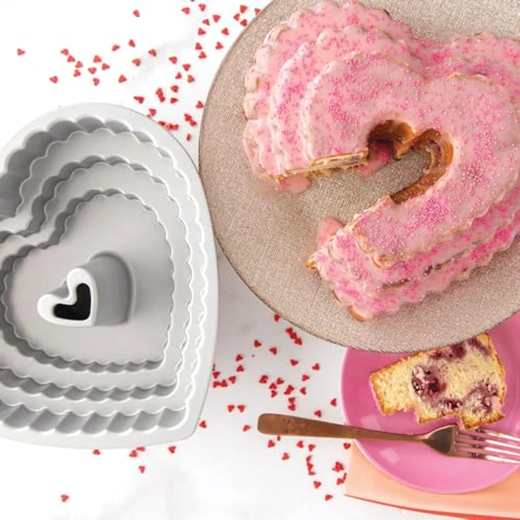 NordicWare Backform ''Herz-Kranz'', gestuft - Herzbackform , Aluminium, Silber, 26,7 x 25,4 x 11 cm, 1 Einheiten – Bild 7