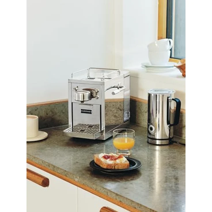 Sjöstrand Coffee Concept Die Original 2 Kaffeemaschine, Nespresso® kompatible Kapselmaschine, Edelstahl im skandinavischen Design, reparierbar, präzise Espressoextraktion – Bild 2