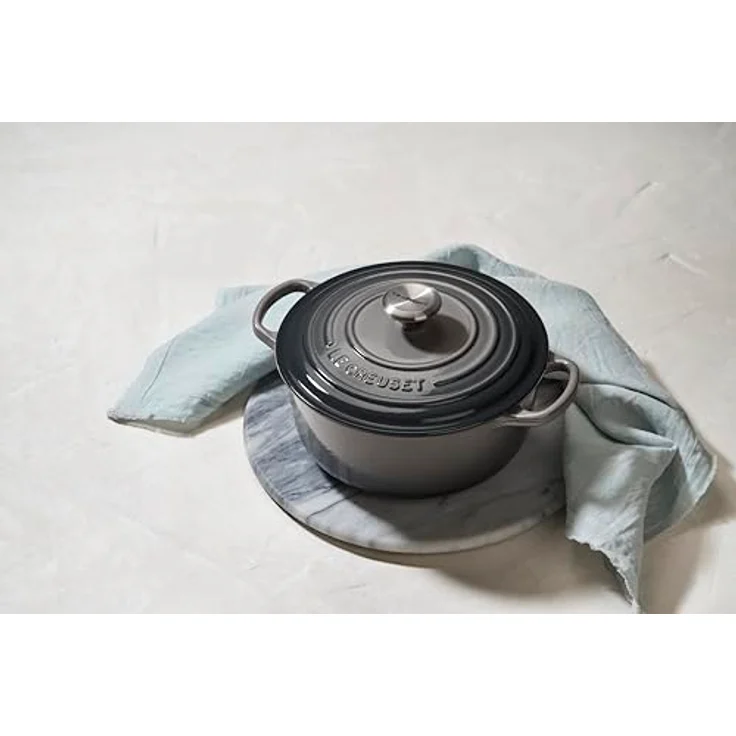 Le Creuset Signature Gusseisen-Bräter mit Deckel, Ø 24 cm, Rund, Für alle Herdarten und Induktion geeignet, Volumen: 4,2 l, Flint – Bild 7