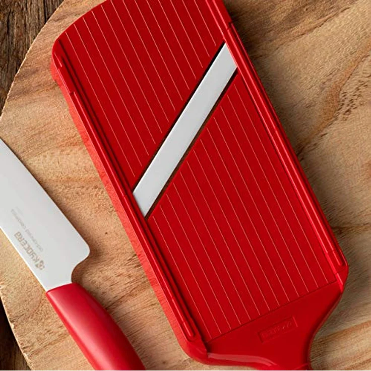 Kyocera CSN-152-NRD Universalhobel mit Keramikklinge, doppelseitiger Schliff inklusive Fingerschutz Küchenhobel, 27,7 x 9,2 x 1,6 cm, rot – Bild 5