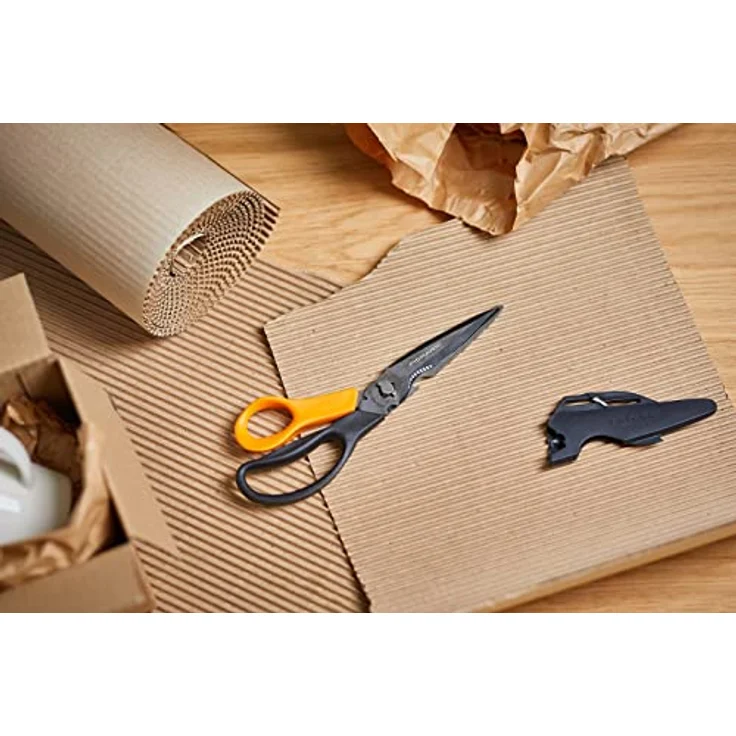 Fiskars Mehrzweckschere mit trennbaren Klingen, Inklusive Schutzhülle mit Scheren-Schärfer, Länge 23 cm, Titaniumbeschichtung, Rostfreier Stahl-Klinge-Kunststoff-Griffe, Schwarz-Orange, Cuts + More, 1000809 – Bild 7