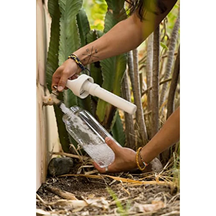 LifeStraw Go Serie - BPA-freie Trinkflasche mit Wasserfilter 1l für Reisen und den täglichen Gebrauch - entfernt Bakterien, Parasiten, Mikroplastik und verbessert den Geschmack, Nordic Noir (schwarz) – Bild 5