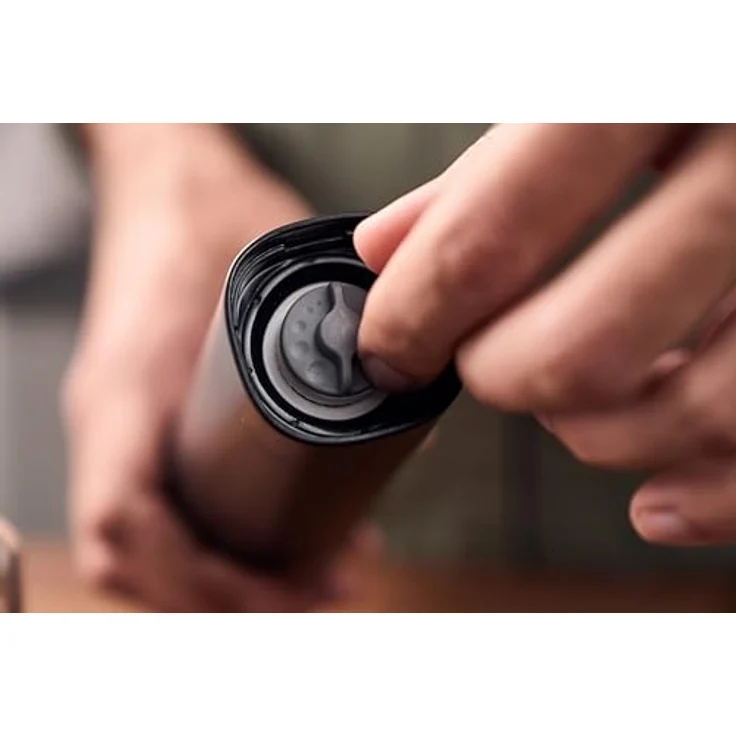 Zwilling SPICES Gewürzmühle, Pfeffermühle + Salzmühle im Upside-Down-Design, salbeigrün und schwarz, stufenlos einstellbar, hochwertige Keramik – Bild 6