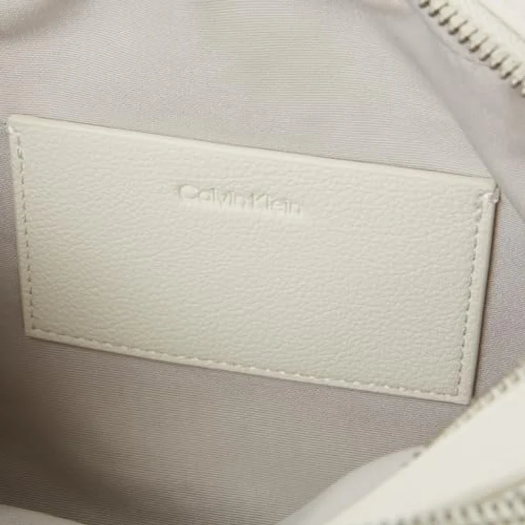 Calvin Klein Ultralight Umhängetasche, 20 cm, lily white, 100% Polyurethan, kompakte Größe 20x8x13.5 cm – Bild 3
