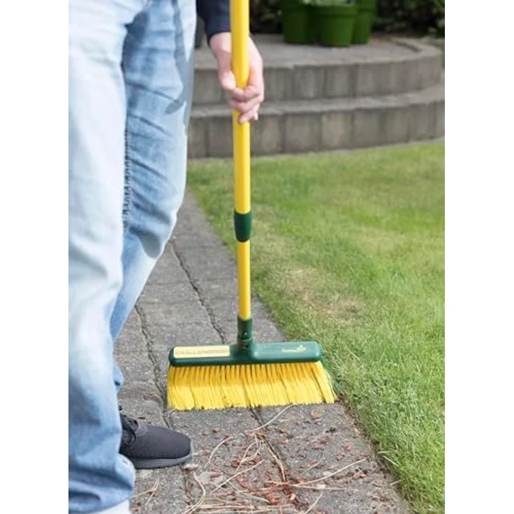 Steuber GmbH florasun Krallenbesen mit Teleskopstiel, 30 cm Breite, Stiellänge ausgefahren 1,4m, langer Kehrbesen mit gebogenen Borsten, verstellbarer Outdoorbesen – Bild 6
