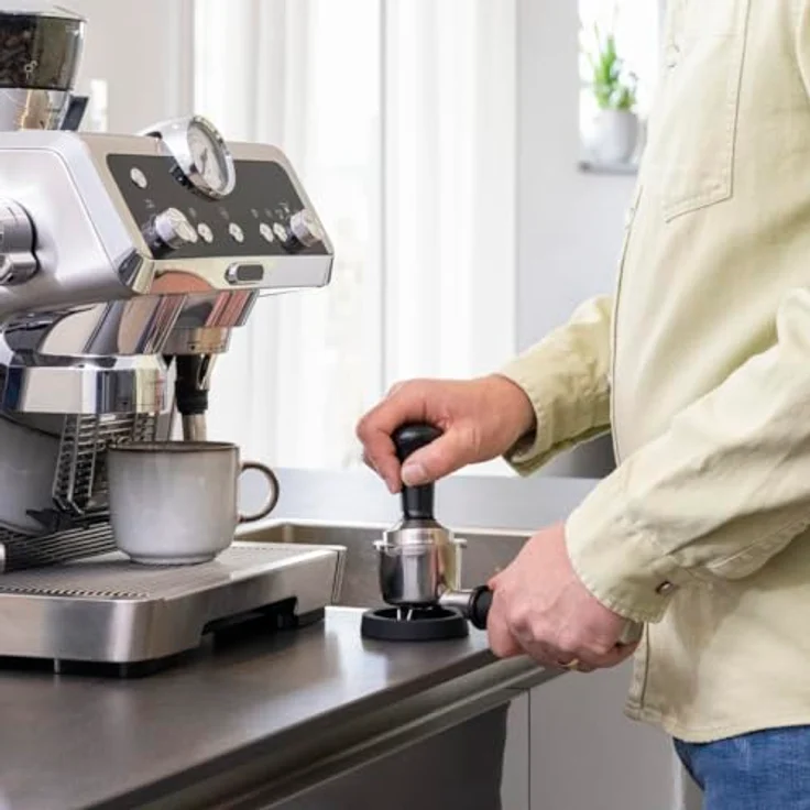 Xavax Kaffee-Tamper 51mm mit Tampermatte Silikon (Barista-Set mit Kaffeestampfer Edelstahl-Tamper-Base 51 mm und Tamper-Ablage rutschfest, Espresso Stamp für Kaffeepulver, Siebträgermaschine) schwarz – Bild 5