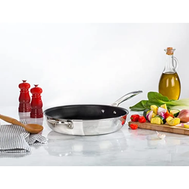Le Creuset Kleines Mühlenset, Salz- und Pfeffermühle, ABS-Kunststoff, Je 5 x 5 x 12,1 cm, Keramik-Mahlwerk, Kirschrot – Bild 2