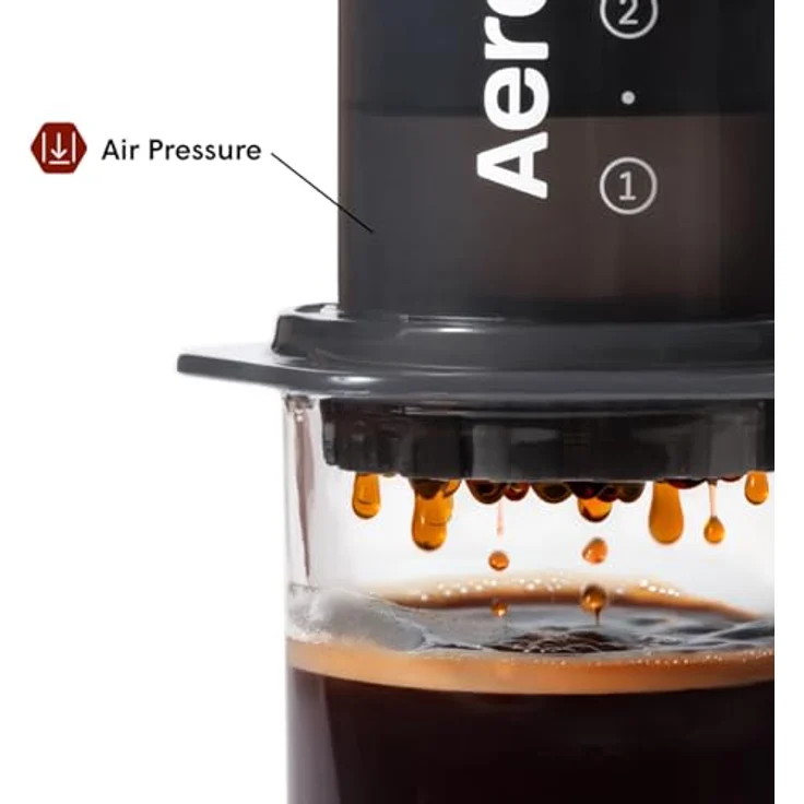 AeroPress Kaffeebereiter Coffee Maker, inkl. 100 Filtern - Kaffeebereiter für unterwegs, sanfter Luftdruck für perfekten Kaffeegeschmack – Bild 5