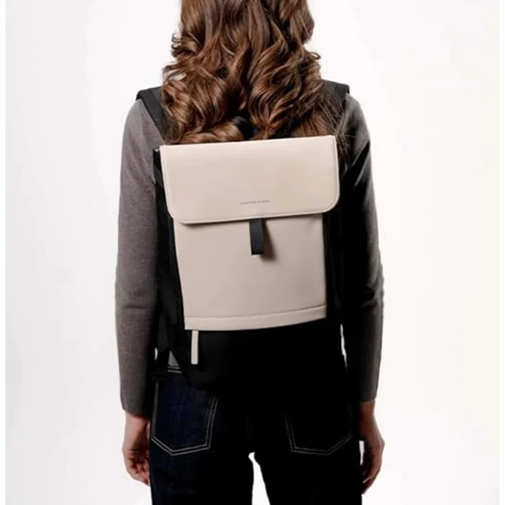 Kapten & Son Freizeitrucksack, 39,5 x 28,5 x 12,5 cm, mit fünf Innentaschen und Anti-Diebstahl-Laptop-Fach, schwarz – Bild 8
