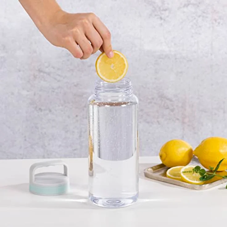 Xavax Trinkflasche, 1250 ml (Wasserflasche auslaufsicher, Getränkeflasche mit praktischem Henkel und Schraubverschluss, lebensmittelecht, durchsichtig) blau – Bild 4