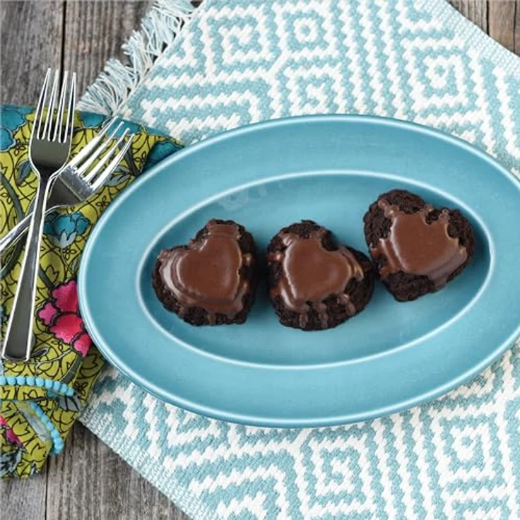 Nordic Ware 3D-Muffinform Herz - Kranz - gestuft für romantische Leckereien – Bild 7