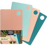 Moritz & Moritz 4x Flexibles Schneidebrett Kunststoff Dünn - Schneidebretter je 29 x 19 cm - Schneidematte - Für sicheres Schneiden mit Grifföffnung (Bunt)